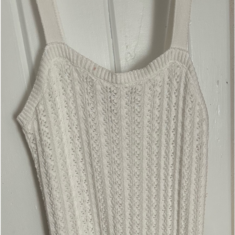 WILLOW AND WIND Crochet White sleeveless Dress. Medium